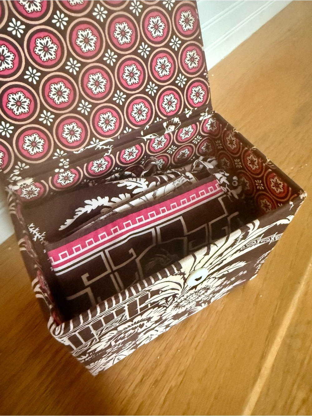 Vera Bradley Imperial Toile Apron & Matching Recipe Box Set
